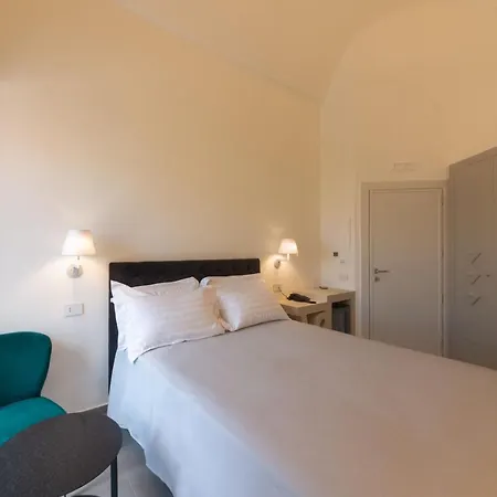 Insula Boutique 4*