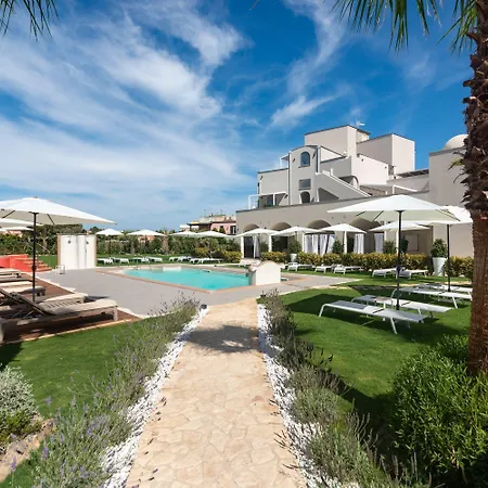 Insula Boutique 4*