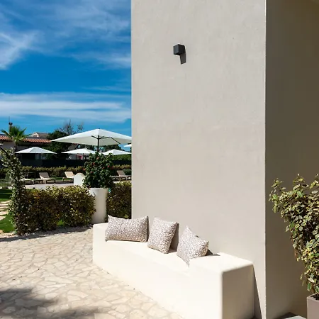Insula Boutique Hotel 4*