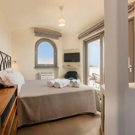 Insula Boutique 4*