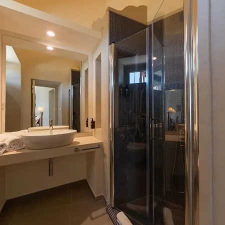 Insula Boutique Hotel 4*