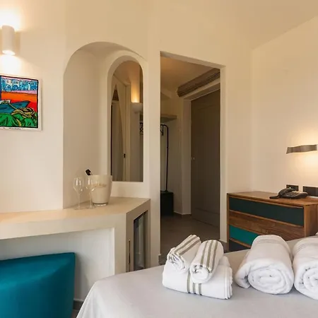 Insula Boutique Hotel 4*