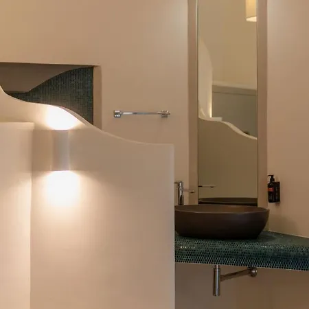 Insula Boutique 4*