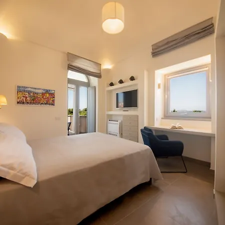 Insula Boutique 4* Procida