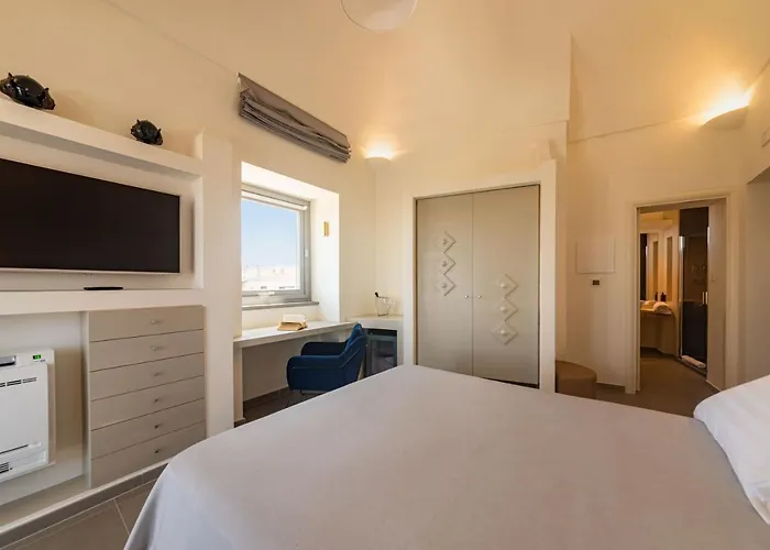 Insula Boutique Hotel 4*