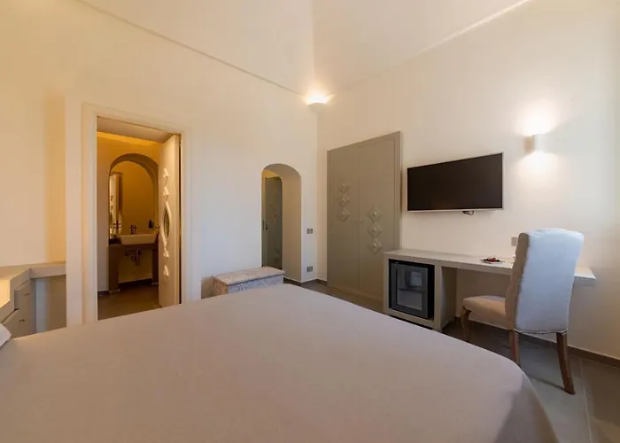 Insula Boutique Hotel 4*