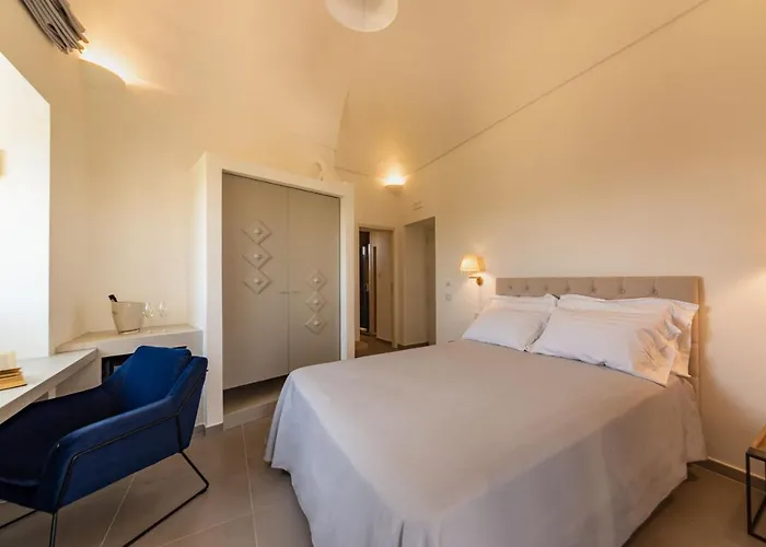 Insula Boutique Hotel 4*