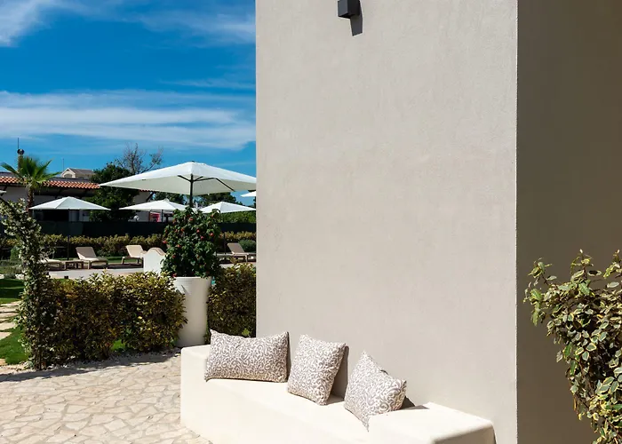 Insula Boutique Hotel 4*