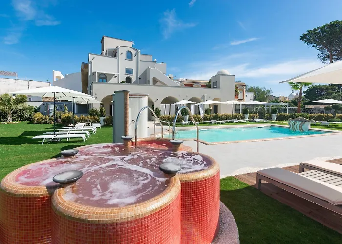 Insula Boutique Hotel 4*