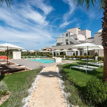 Insula Boutique 4*