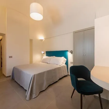 Insula Boutique Hotel 4*