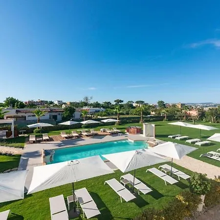 Insula Boutique Hotel