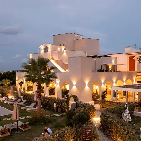 Insula Boutique 4*