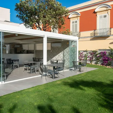 Insula Boutique Hotel 4*