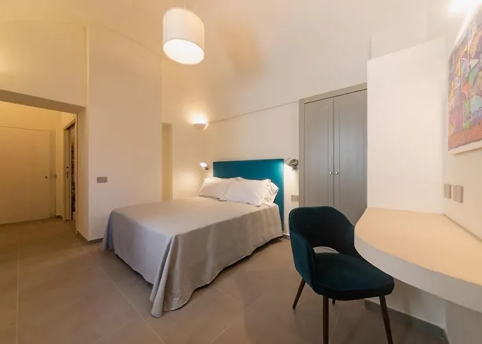 Insula Boutique Hotel 4*